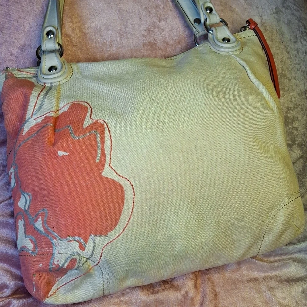 COACH PEACE POPPY RARE XL Canvas Floral Print Tote Bag in Coral and Cream - Picture 3 of 7